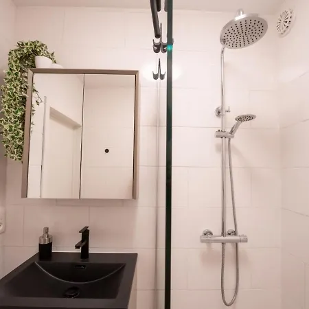 Amuzee With Parking & Lateral Sea View By Interhome Lägenhet *