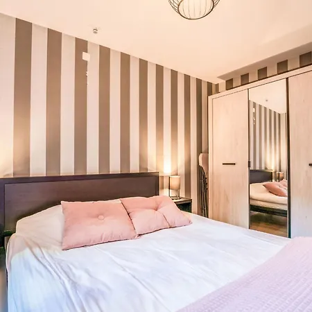 Amuzee With Parking & Lateral Sea View By Interhome Lägenhet