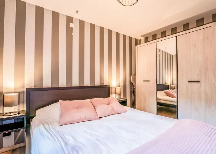 Amuzee With Parking & Lateral Sea View By Interhome Daire